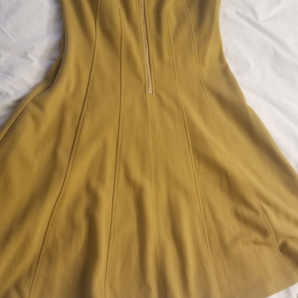 Dress - Picture 3 of 4